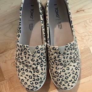 TOMS slip on sneaker